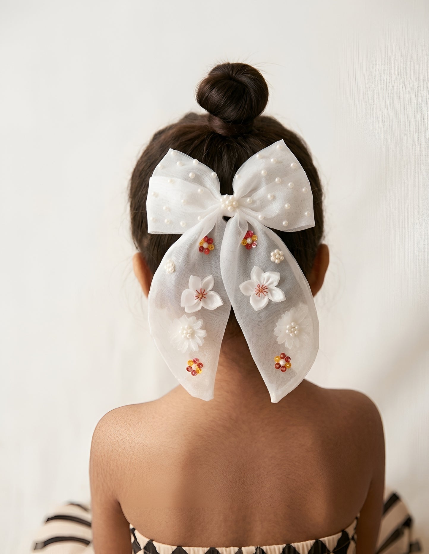 Choko Girls White Organza Bow Alligator Clip With Pearl Floral Applique For Festive Parties