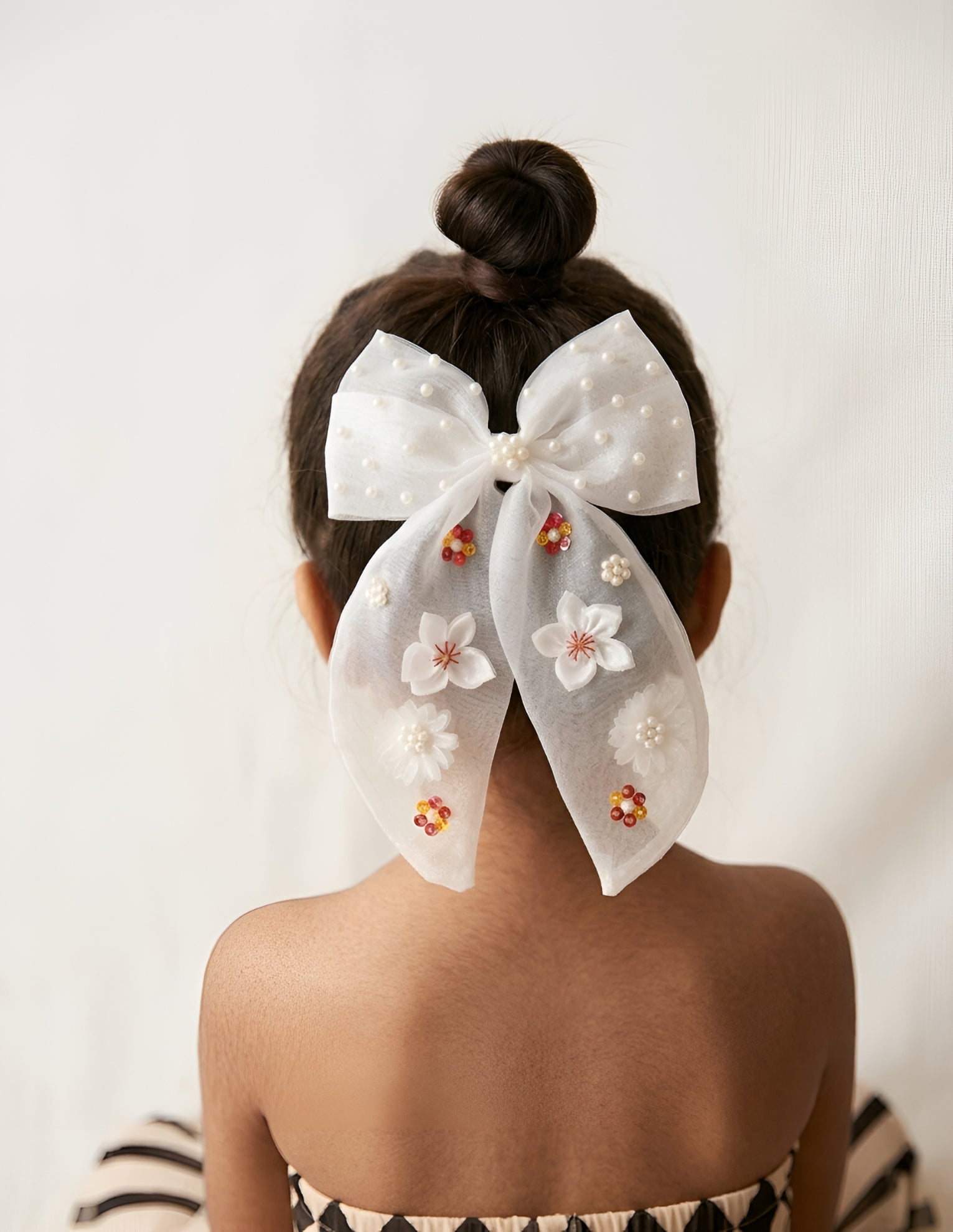 Choko Girls White Organza Bow Alligator Clip With Pearl Floral Applique For Festive Parties