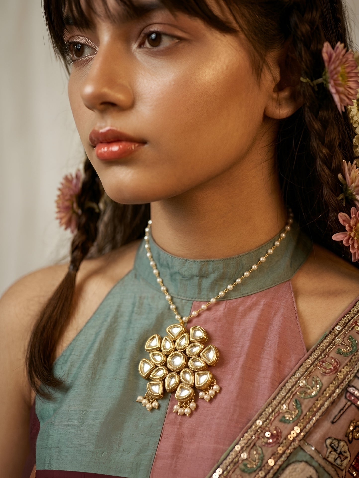 Choko Girls Pearl Kundan Style Gold Plated Floral Ethnic Necklace Jewellery Accessory