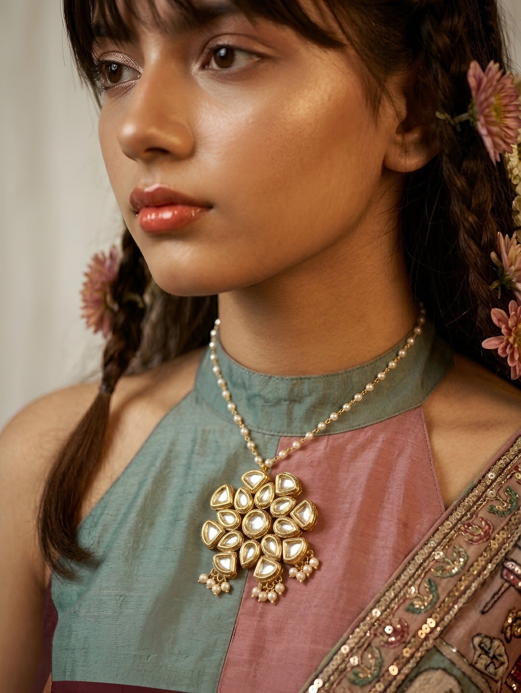 Choko Girls Pearl Kundan Style Gold Plated Floral Ethnic Necklace Jewellery Accessory